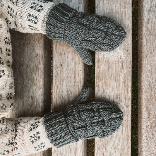 LAVRANS mittens (English)